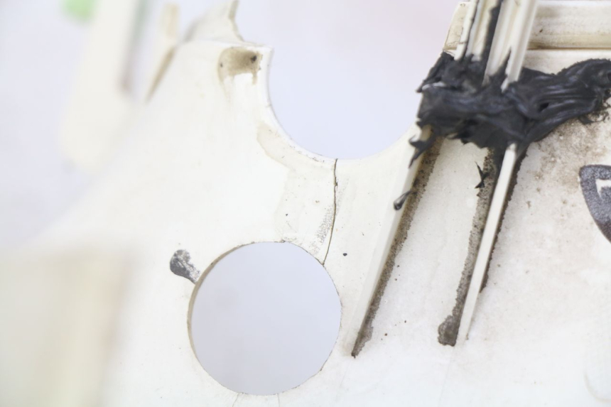 photo de COFANO MANUBRIO ANTERIORE PEUGEOT DJANGO 2T 50 (2014 - 2019) - Marcature e riferimenti originali