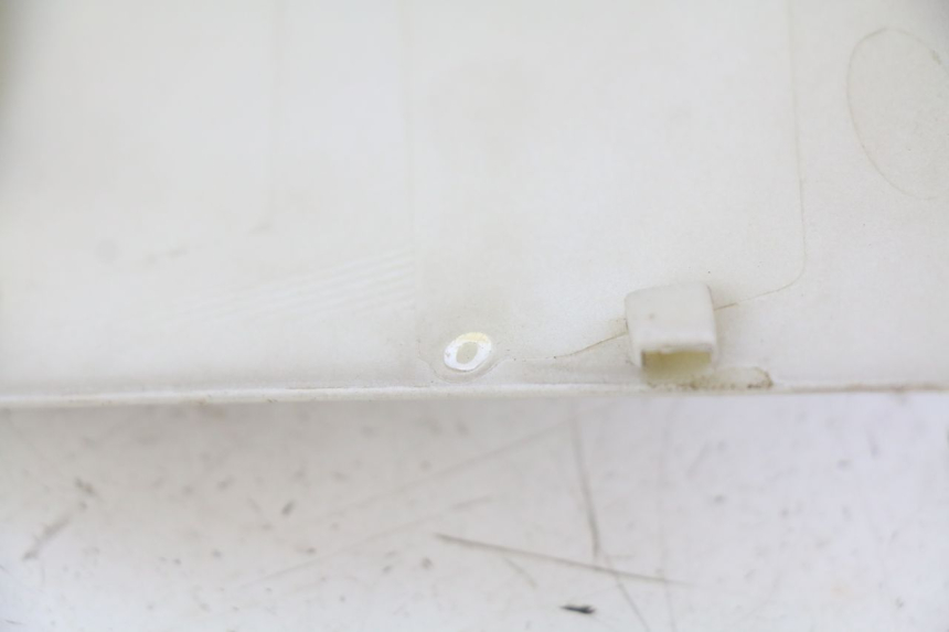 photo de COFANO MANUBRIO ANTERIORE PEUGEOT E-VIVACITY 1 (2012 - 2018) - Zoom sullo stato d'uso