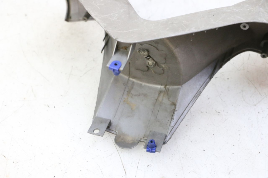 photo de COFANO MANUBRIO ANTERIORE PEUGEOT ELYSTAR 50 (2002 - 2014) - Vista d'insieme del prodotto