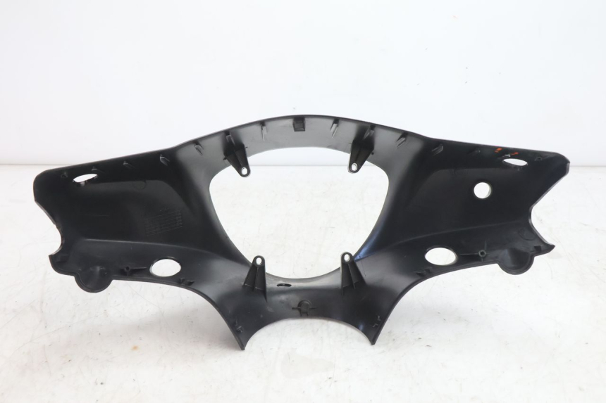 photo de COFANO MANUBRIO ANTERIORE PIAGGIO FLY 2T 50 (2004 - 2017) - Dettagli dei punti di fissaggio