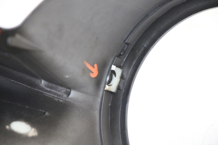 photo de COPRIGUIDA ANTERIORE VENESI FLY RETRO 4T 50 (2020 - 2025) - Ricambio usato controllato