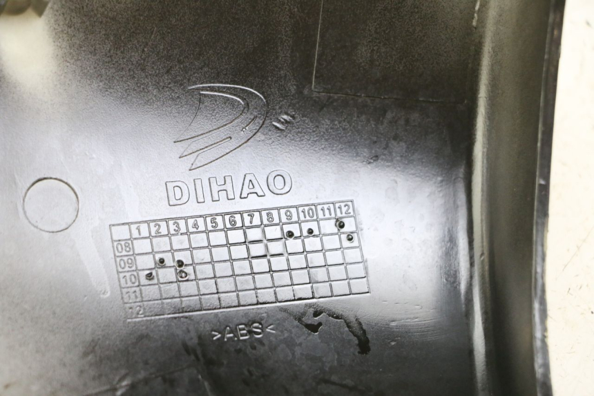 photo de COPRIMANUBRIO ANTERIORE GOES WIKI 125 (2010 - 2015) - Dettagli dei punti di fissaggio