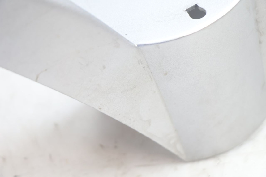 photo de COPRIMANUBRIO ANTERIORE KYMCO GRAND DINK 125 (2008 - 2014) - Dettagli dei punti di fissaggio