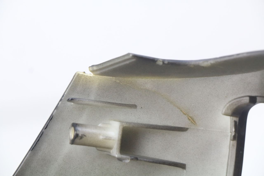 photo de COFANO ANTERIORE TNT MOTOR GRIDO 2T 50 (2010 - 2019) - Zoom sullo stato d'uso