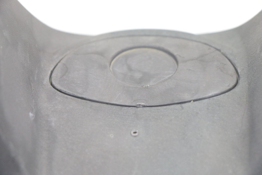 photo de COPRIMANUBRIO ANTERIORE SYM GTS EVO 125 (2009 - 2013) - Dettaglio del componente