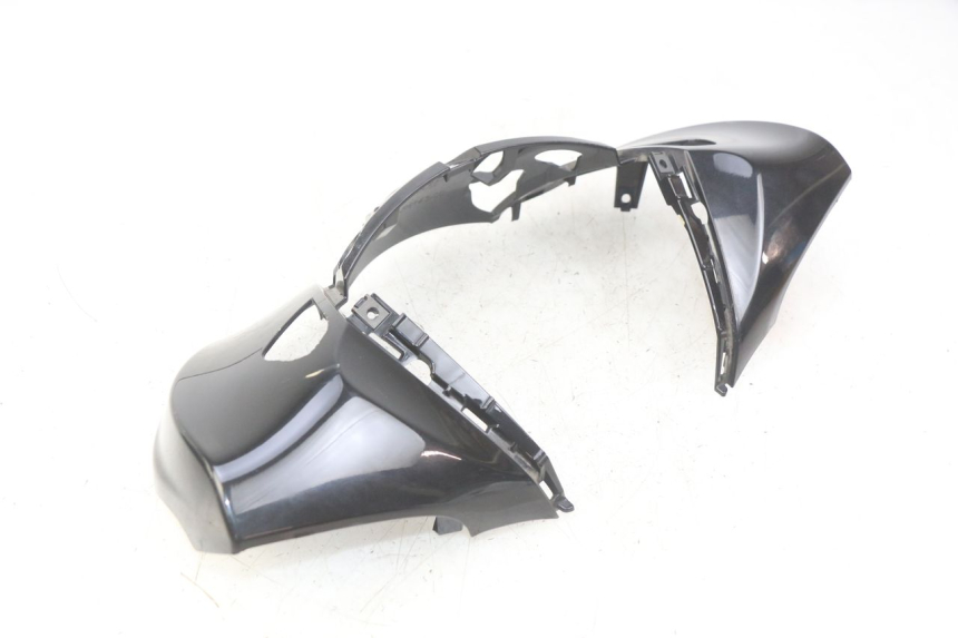 photo de COFANO MANUBRIO ANTERIORE YAMAHA HW XENTER 125 (2011 - 2017) - Primo piano tecnico