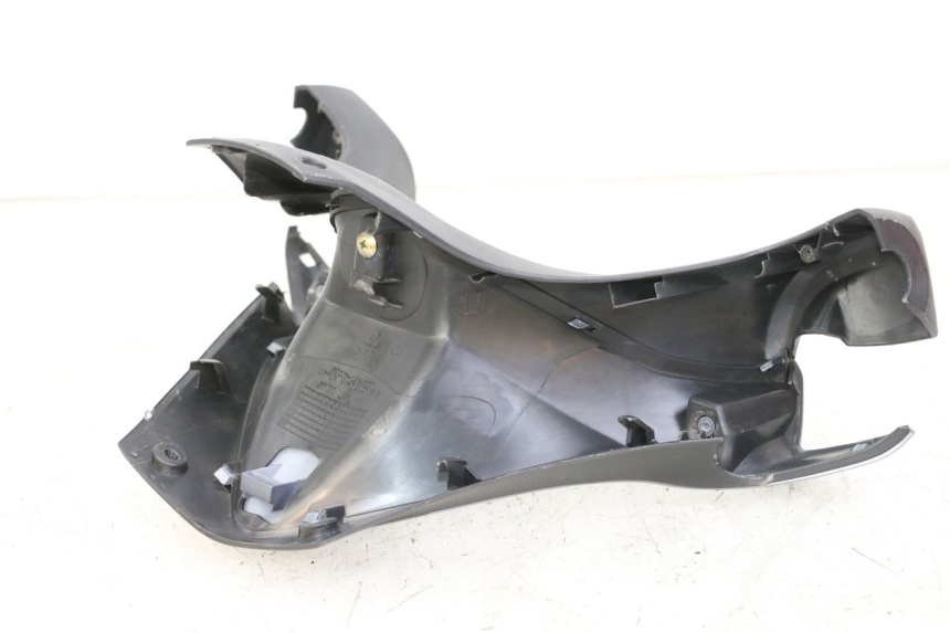 photo de COPRIMANUBRIO ANTERIORE SYM JOYMAX 125 (2010 - 2017) - Dettagli dei punti di fissaggio