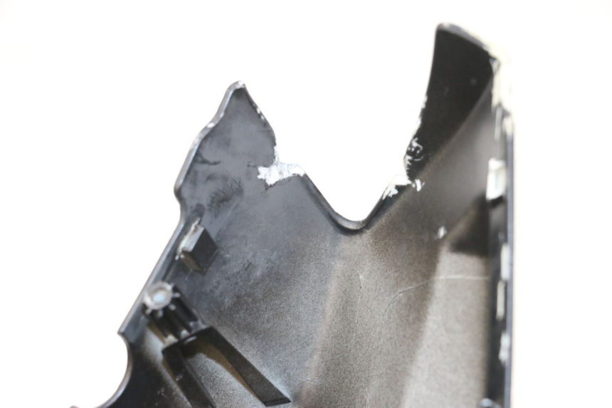 photo de COPRIMANUBRIO ANTERIORE PEUGEOT KISBEE 2T 50 (2018 - 2022) - Dettaglio del componente