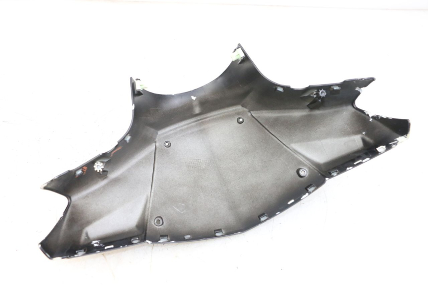 photo de COPRIMANUBRIO ANTERIORE PEUGEOT KISBEE 2T 50 (2018 - 2022) - Stato della superficie e materiale