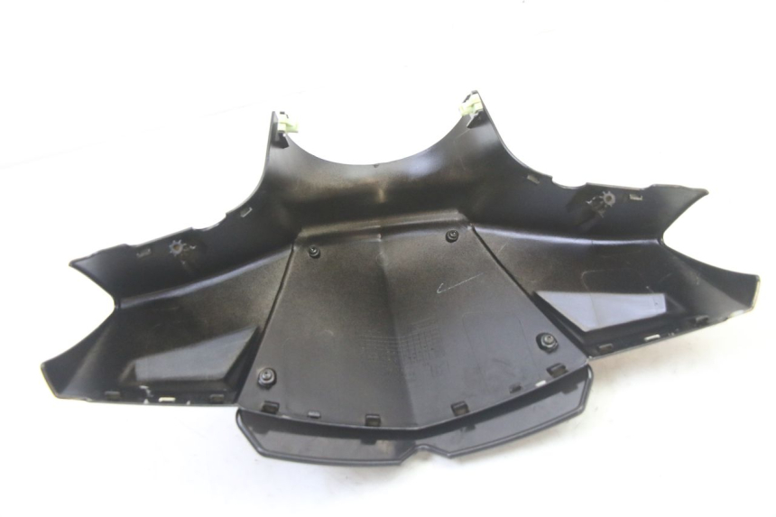 photo de COFANO MANUBRIO ANTERIORE PEUGEOT KISBEE 2T 50 (2010 - 2017) - Vista d'insieme del prodotto