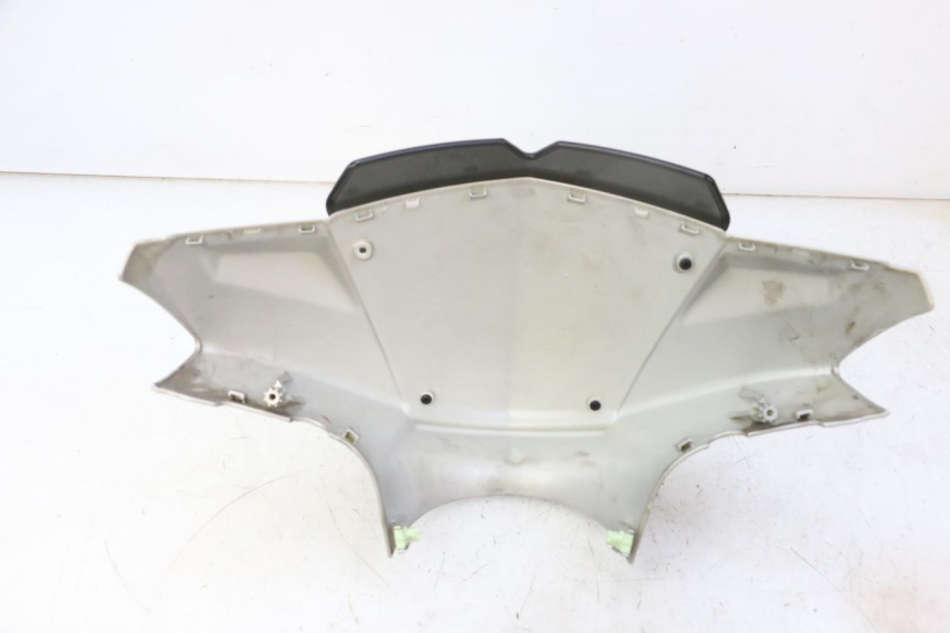 photo de COFANO MANUBRIO ANTERIORE PEUGEOT KISBEE 2T 50 (2010 - 2017) - Dettagli dei punti di fissaggio