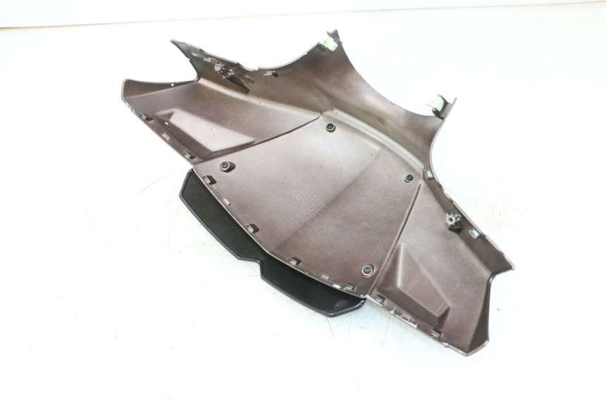 photo de COFANO MANUBRIO ANTERIORE PEUGEOT KISBEE 2T 50 (2010 - 2017) - Dettagli dei punti di fissaggio