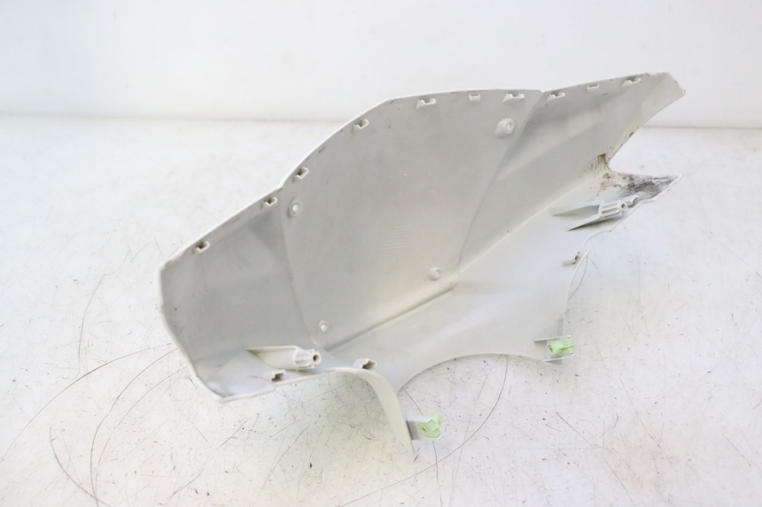 photo de COFANO MANUBRIO ANTERIORE PEUGEOT KISBEE 2T 50 (2010 - 2017) - Dettaglio del componente
