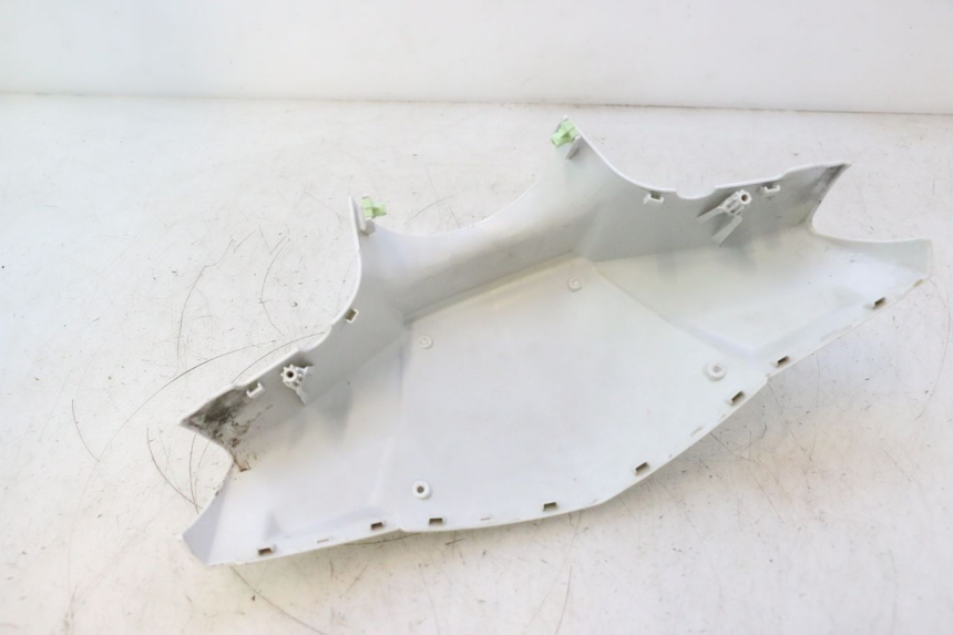 photo de COFANO MANUBRIO ANTERIORE PEUGEOT KISBEE 2T 50 (2010 - 2017) - Altra angolazione