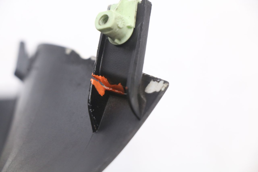 photo de COFANO MANUBRIO ANTERIORE PEUGEOT KISBEE 4T 50 (2018 - 2022) - Dettagli dei punti di fissaggio