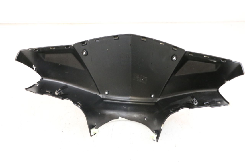 photo de COFANO MANUBRIO ANTERIORE PEUGEOT KISBEE 4T 50 (2018 - 2022) - Zoom sullo stato d'uso