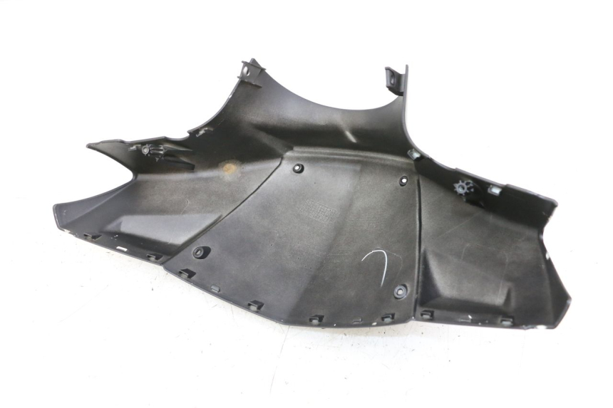 photo de COFANO MANUBRIO ANTERIORE PEUGEOT KISBEE 4T 50 (2018 - 2022) - Dettagli dei punti di fissaggio