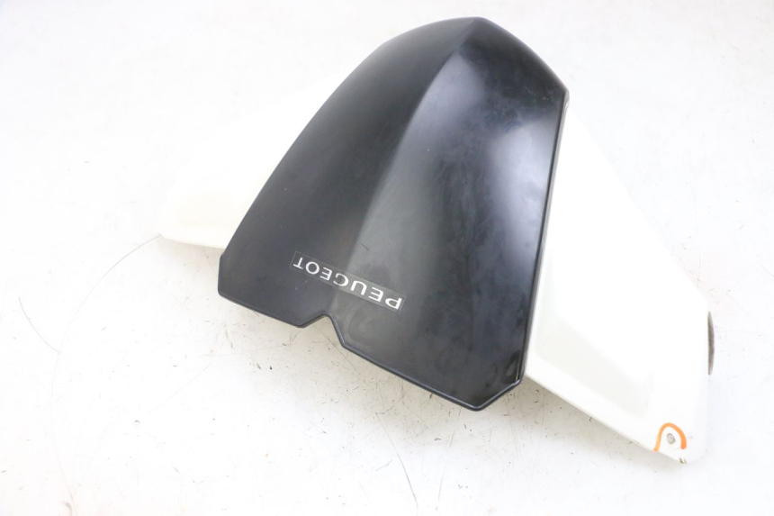 photo de COFANO MANUBRIO ANTERIORE PEUGEOT KISBEE 4T 50 (2010 - 2017) - Zoom sui componenti