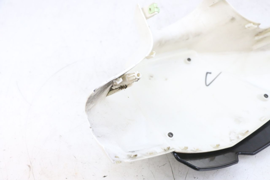 photo de COFANO MANUBRIO ANTERIORE PEUGEOT KISBEE 4T 50 (2010 - 2017) - Stato della superficie e materiale