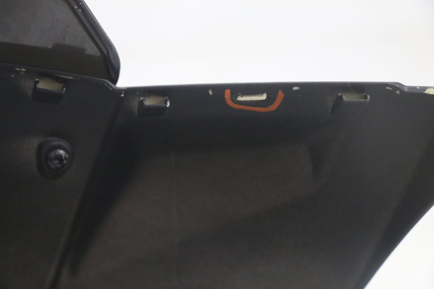 photo de COFANO MANUBRIO ANTERIORE PEUGEOT KISBEE 4T 50 (2018 - 2022) - Dettagli dei punti di fissaggio