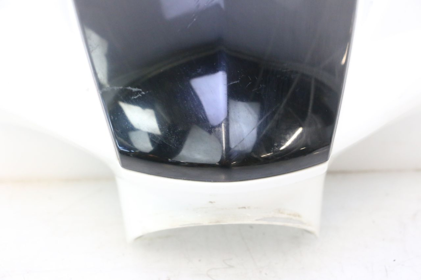 photo de COFANO MANUBRIO ANTERIORE PEUGEOT KISBEE 4T 50 (2018 - 2022) - Caratteristiche distintive