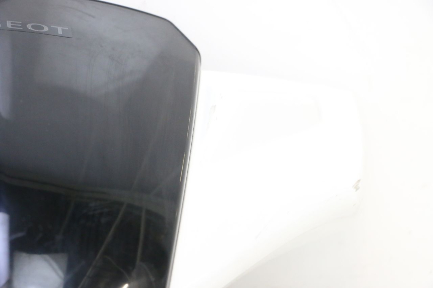 photo de COFANO MANUBRIO ANTERIORE PEUGEOT KISBEE 4T 50 (2018 - 2022) - Zoom sui componenti