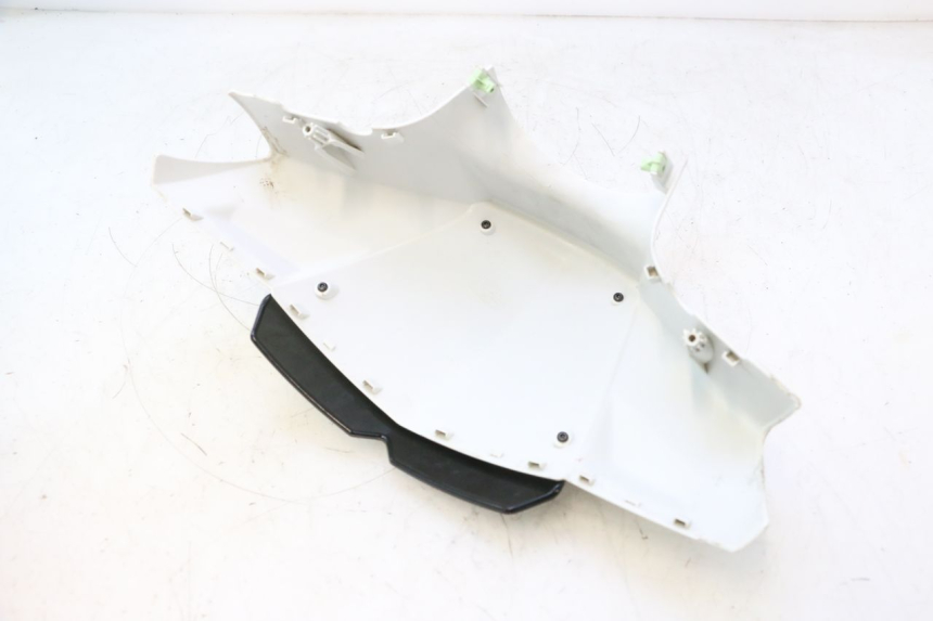 photo de COFANO MANUBRIO ANTERIORE PEUGEOT KISBEE 4T 50 (2018 - 2022) - Altra angolazione