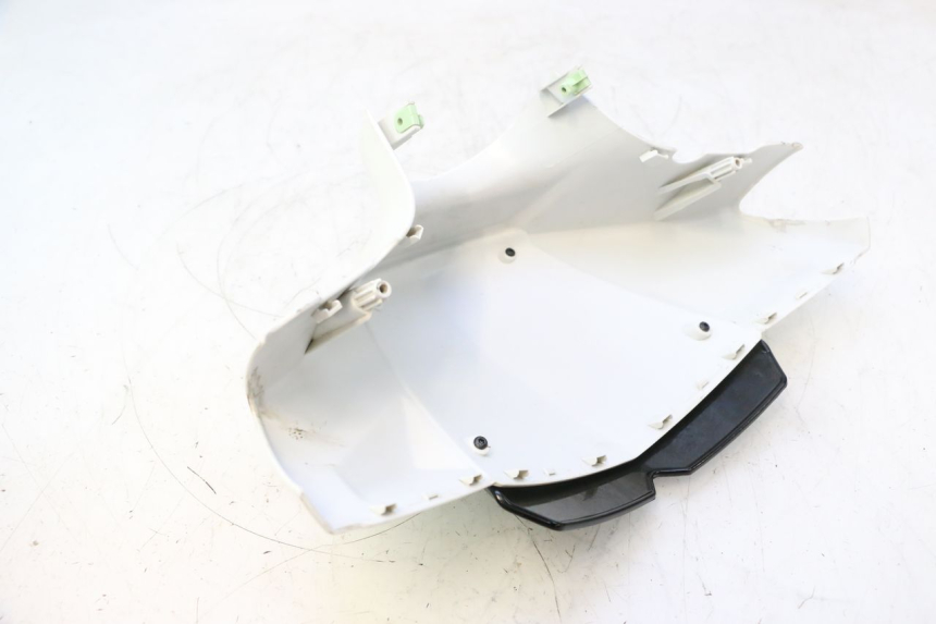 photo de COFANO MANUBRIO ANTERIORE PEUGEOT KISBEE 4T 50 (2018 - 2022) - Primo piano tecnico