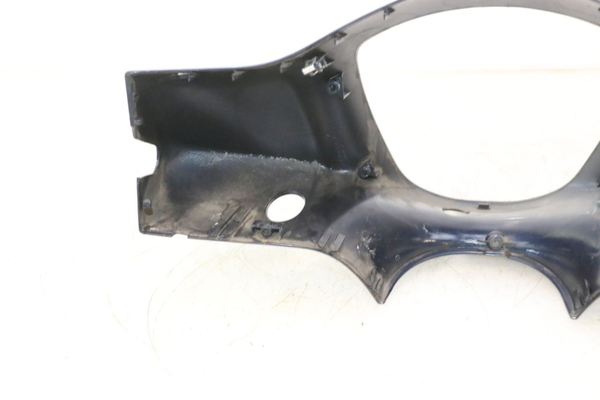photo de COPRIMANUBRIO ANTERIORE PIAGGIO LIBERTY IGET 4T 50 (2015 - 2020) - Primo piano ad alta risoluzione