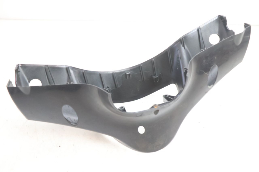 photo de COPRIMANUBRIO ANTERIORE PIAGGIO LIBERTY 125 (1998 - 2008) - Dettagli dei punti di fissaggio