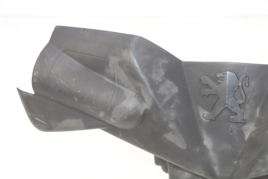 photo de COFANO MANUBRIO ANTERIORE PEUGEOT LUDIX 50 (2008 - 2017) - Dettagli dei punti di fissaggio
