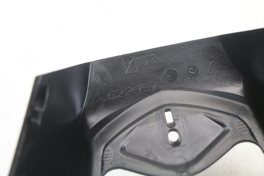 photo de COFANO MANUBRIO ANTERIORE PIAGGIO MP3 LT 400 (2007 - 2012) - Vista d'insieme del prodotto