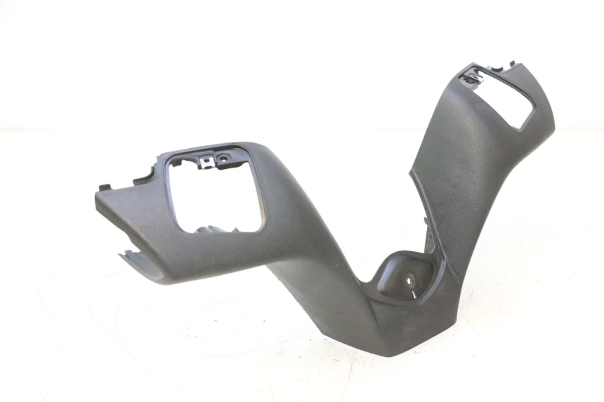 photo de COFANO MANUBRIO ANTERIORE PIAGGIO MP3 LT 300 (2010 - 2016) - Primo piano tecnico