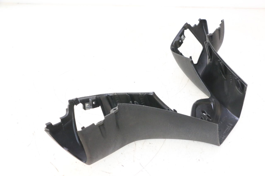 photo de COFANO MANUBRIO ANTERIORE PIAGGIO MP3 LT 300 (2010 - 2016) - Stato della superficie e materiale