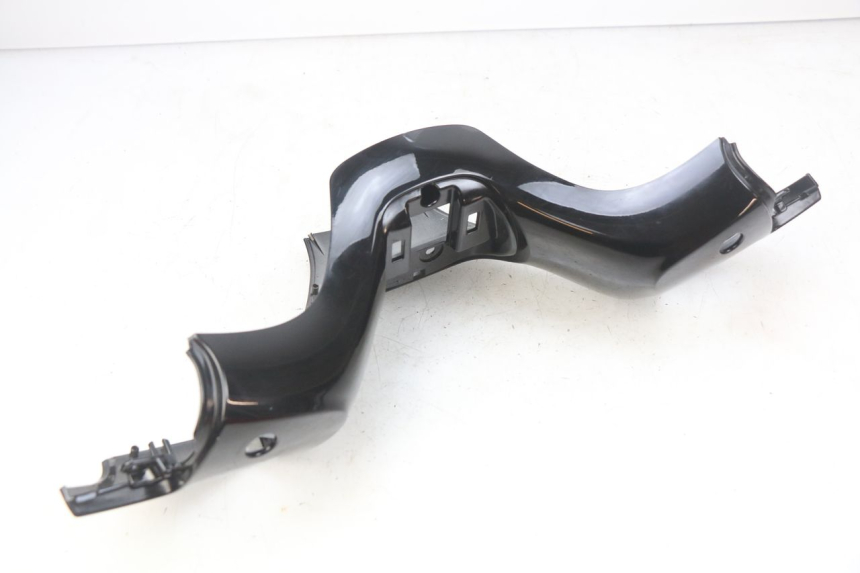 photo de COFANO MANUBRIO ANTERIORE PIAGGIO MP3 500 (2014 - 2017) - Altra angolazione