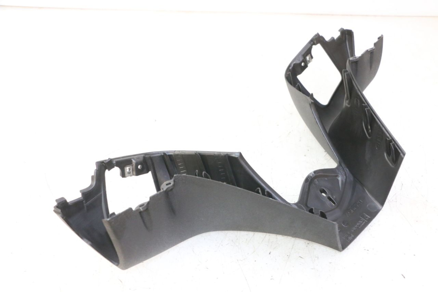 photo de COFANO MANUBRIO ANTERIORE PIAGGIO MP3 125 (2006 - 2014) - Dettagli dei punti di fissaggio