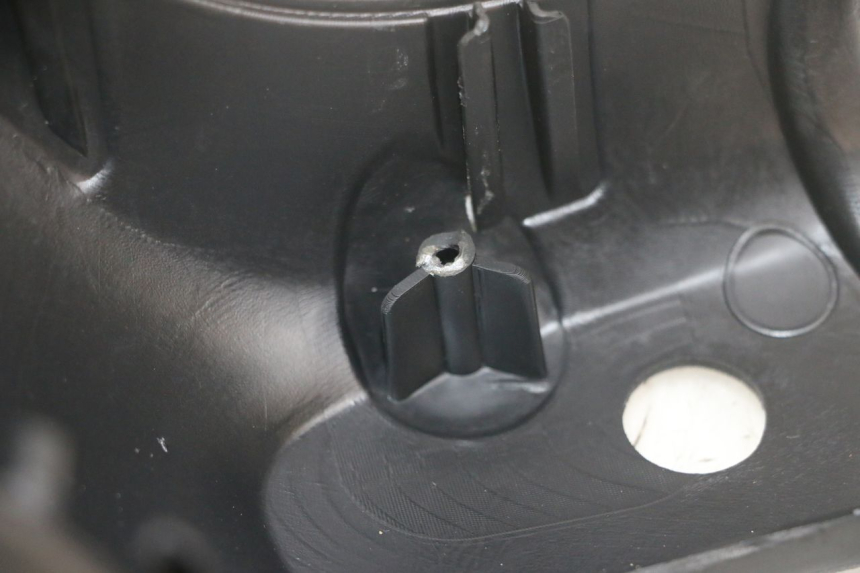 photo de COPRIMANUBRIO ANTERIORE PIAGGIO MP3 500 (2016 - 2018) - Altra angolazione