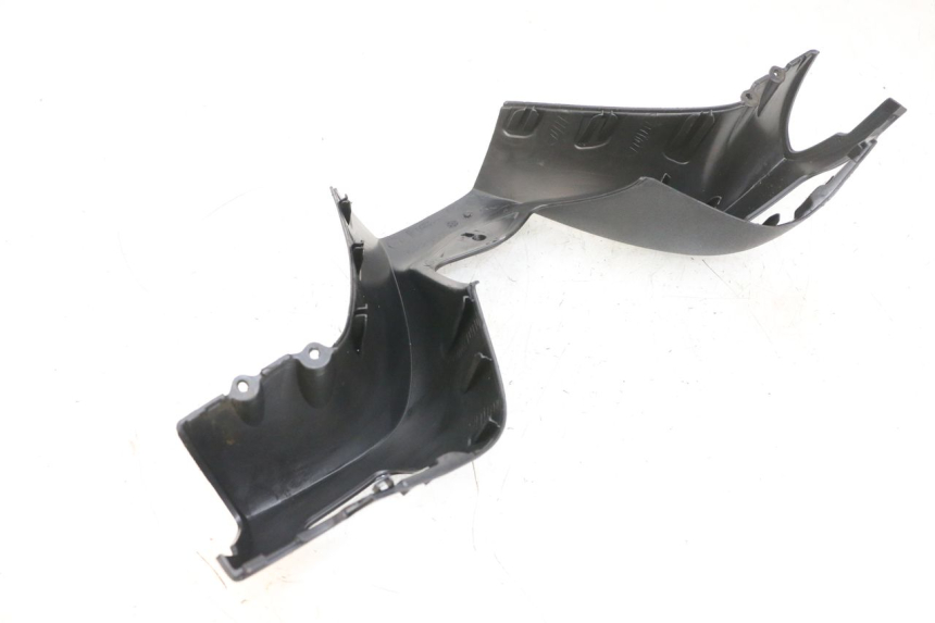 photo de COPERCHIO MANUBRIO ANTERIORE PIAGGIO MP3 RL 250 (2006 - 2010) - Zoom sullo stato d'uso