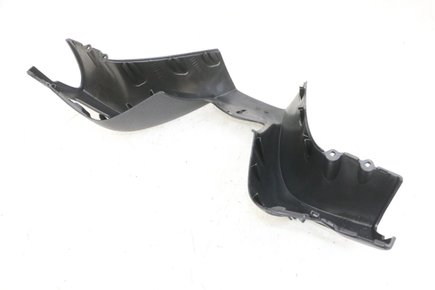 photo de COPERCHIO MANUBRIO ANTERIORE PIAGGIO MP3 RL 250 (2006 - 2010) - Altra angolazione