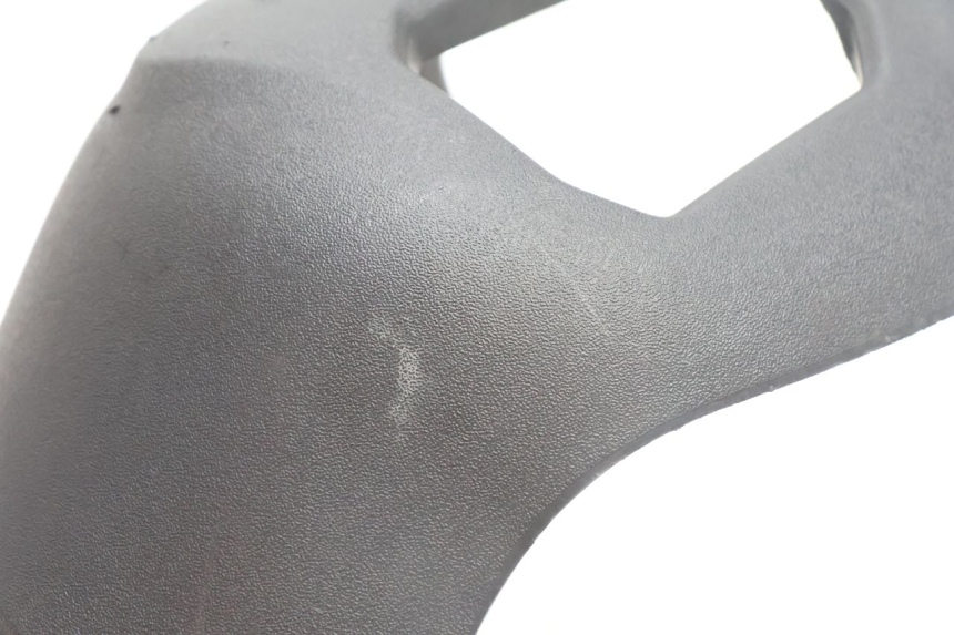 photo de COPRIMANUBRIO ANTERIORE PIAGGIO MP3 500 (2016 - 2018) - Altra angolazione