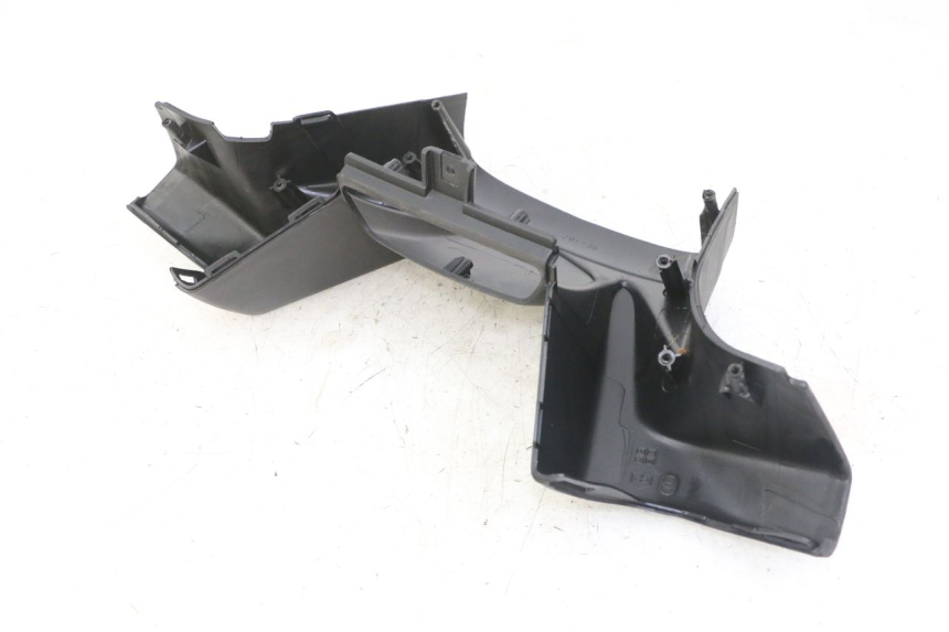 photo de COPERCHIO MANUBRIO ANTERIORE GILERA NEXUS 125 (2009 - 2013) - Primo piano tecnico