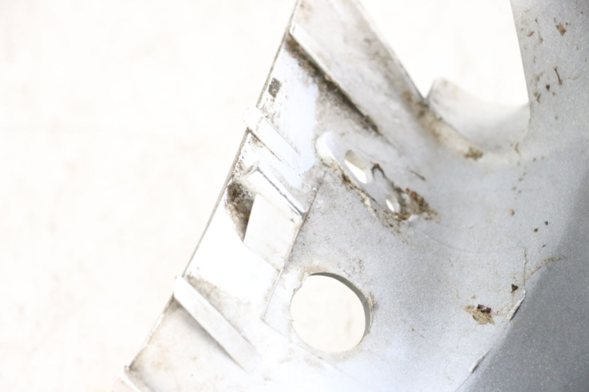 photo de COPRIMANUBRIO ANTERIORE SYM ORBIT 2 50 (2008 - 2014) - Caratteristiche distintive