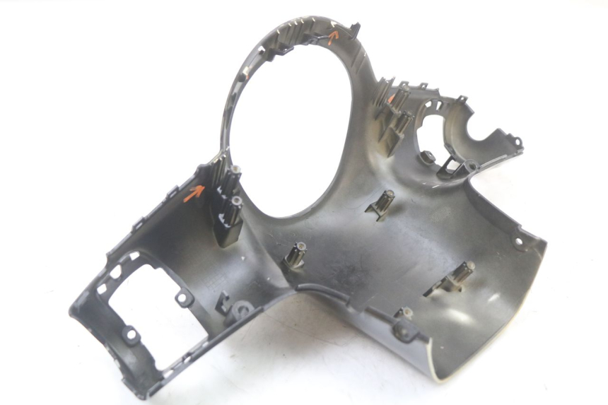 photo de COFANO MANUBRIO ANTERIORE PEUGEOT DJANGO 125 (2014 - 2017) - Vista d'insieme del prodotto