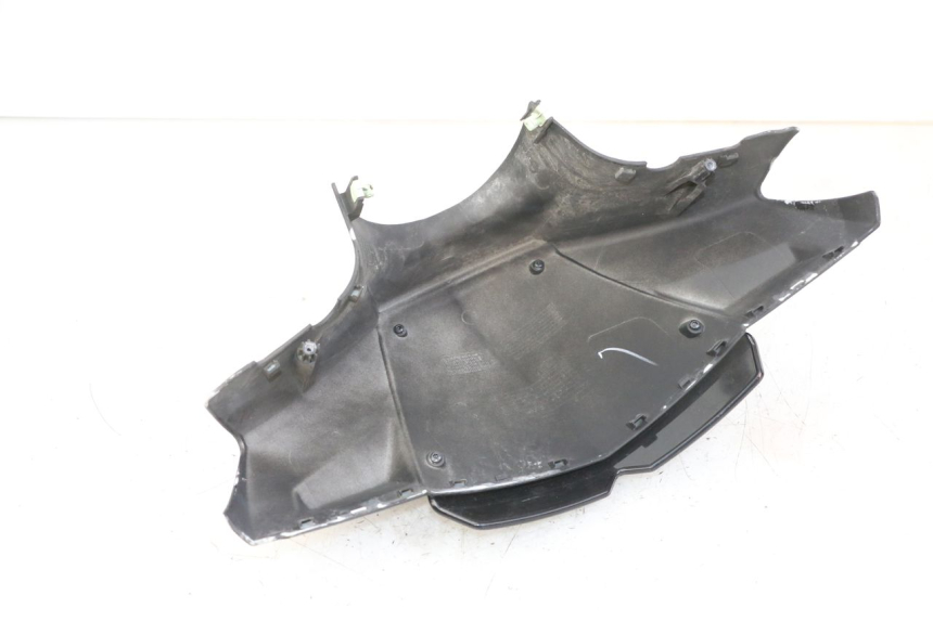 photo de COFANO MANUBRIO ANTERIORE PEUGEOT KISBEE 4T 50 (2018 - 2022) - Primo piano tecnico