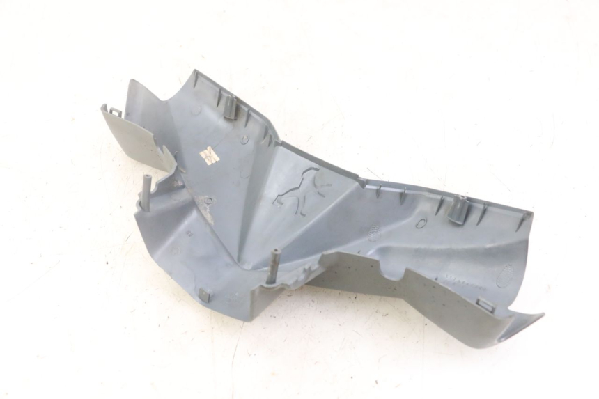 photo de COPRIMANUBRIO ANTERIORE PEUGEOT LUDIX ONE 50 (2005 - 2008) - Primo piano tecnico