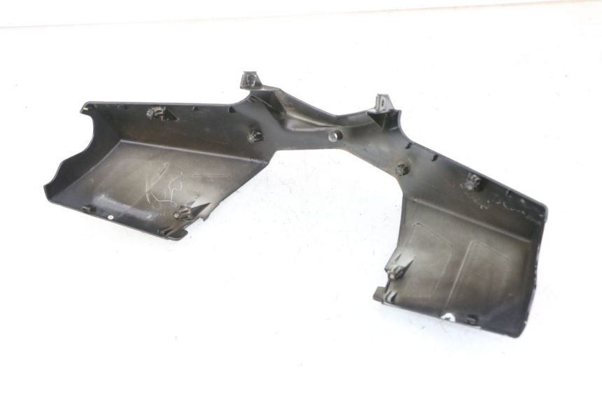 photo de COPRIMANUBRIO ANTERIORE PEUGEOT VIVACITY 125 (2010 - 2017) - Altra angolazione