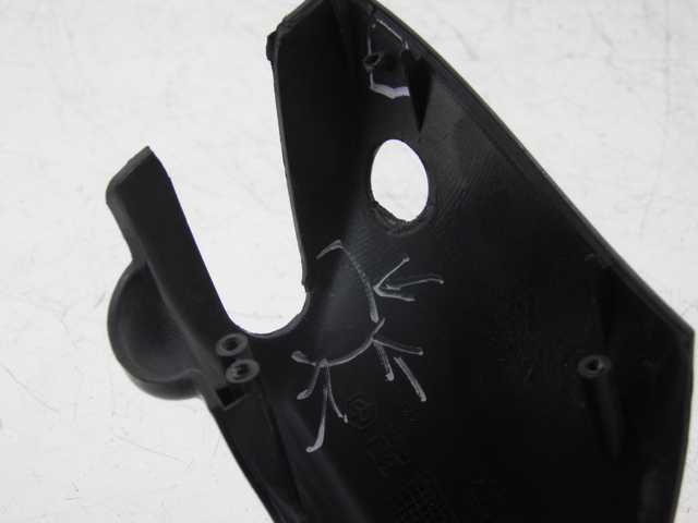 photo de COPERCHIO MANUBRIO ANTERIORE PIAGGIO ZIP 4T 50 (2001 - 2008) - Vista principale