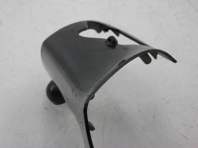 photo de COPERCHIO MANUBRIO ANTERIORE PIAGGIO ZIP 4T 50 (2001 - 2008) - Altra angolazione