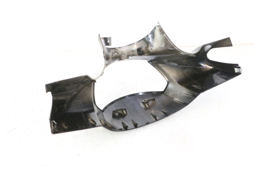 photo de COFANO MANUBRIO ANTERIORE JM MOTORS SANTANA 50 (2014 - 2023) - Caratteristiche distintive
