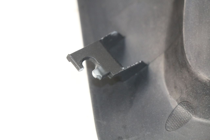 photo de COPERCHIO MANUBRIO ANTERIORE PEUGEOT SATELIS 300 (2012 - 2015) - Altra angolazione